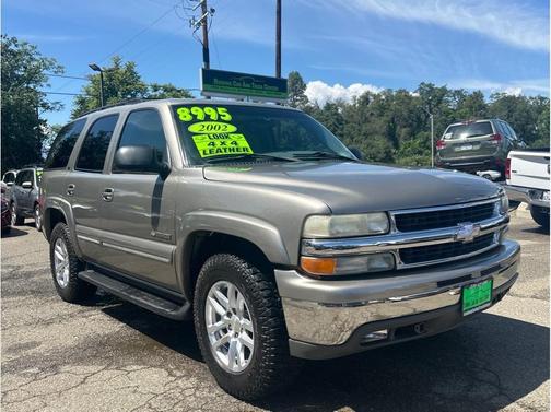 Silver 2002 Chevrolet Tahoe LT