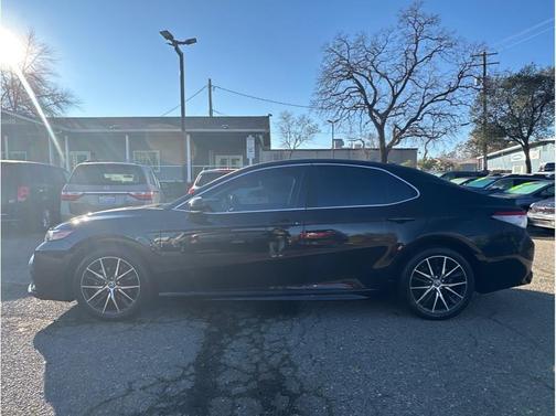 2022 Toyota Camry SE