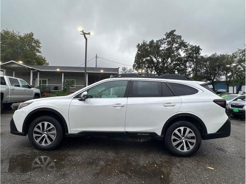 2022 Subaru Outback Premium