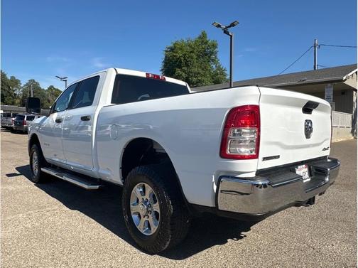 Bright White Clearcoat 2024 RAM 2500 Big Horn Crew Cab 4x4 6'4' Box