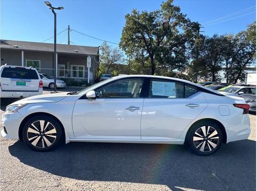 2020 Nissan Altima 2.5 SV