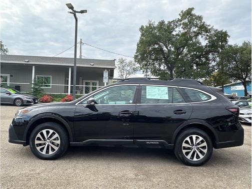 2022 Subaru Outback Base