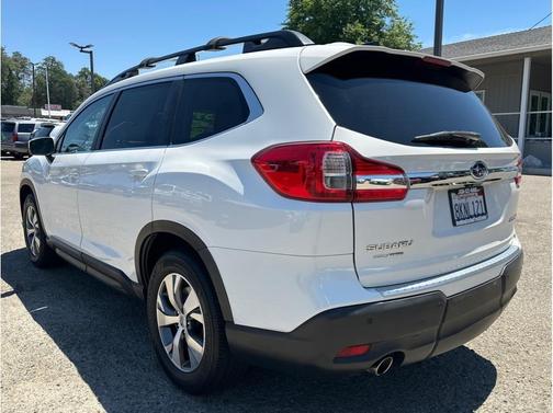 Crystal White Pearl 2019 Subaru Ascent Premium 8-Passenger