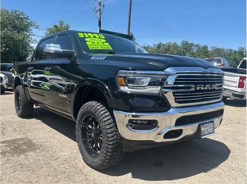 Diamond Black Crystal Pearlcoat 2021 RAM 1500 Laramie