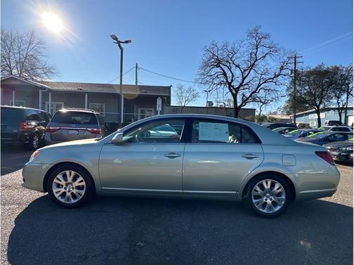 2010 Toyota Avalon XLS