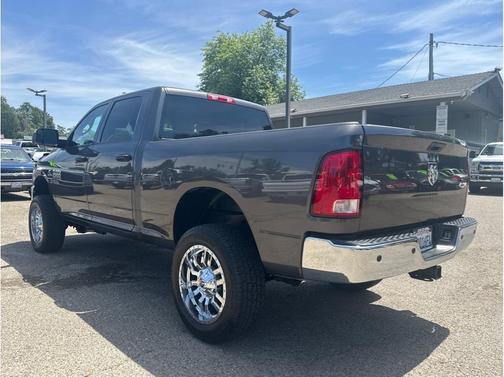 Granite Crystal Metallic Clearcoat 2018 RAM 2500 Tradesman Crew Cab 4x4 6'4' Box