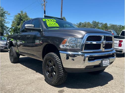 Granite Crystal Metallic Clearcoat 2018 RAM 2500 Tradesman Crew Cab 4x4 6'4' Box
