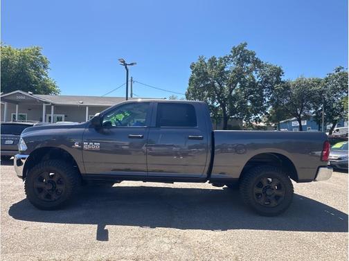 Granite Crystal Metallic Clearcoat 2018 RAM 2500 Tradesman Crew Cab 4x4 6'4' Box