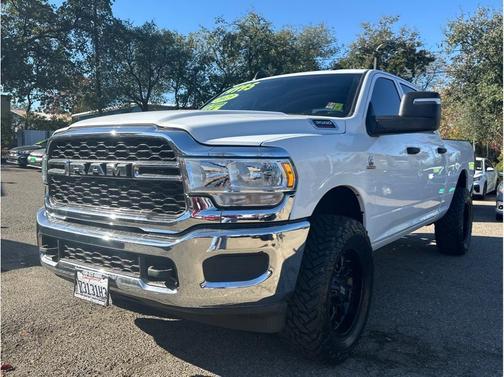 2023 RAM 3500 Tradesman Crew Cab 4x4 6'4' Box