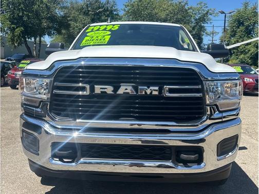 Bright White Clearcoat 2019 RAM 2500 Big Horn Crew Cab 4x4 8' Box