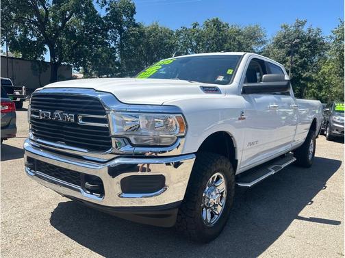 Bright White Clearcoat 2019 RAM 2500 Big Horn Crew Cab 4x4 8' Box