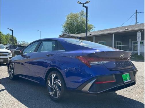 2025 Hyundai ELANTRA SEL