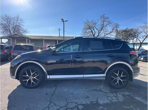 2018 Toyota RAV4 SE