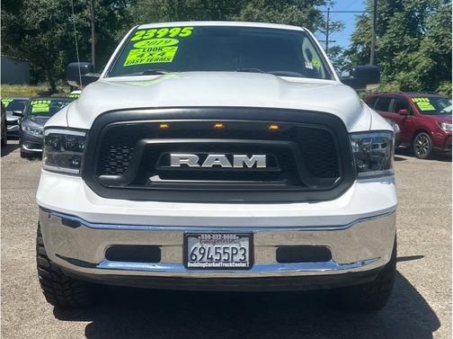 Bright White Clearcoat 2019 RAM 1500 SLT