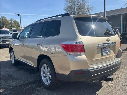 2012 Toyota Highlander SE