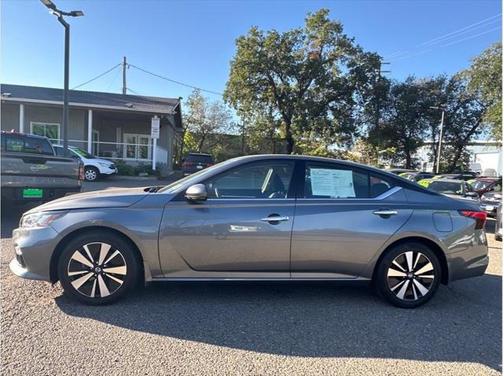 2022 Nissan Altima 2.5 SV