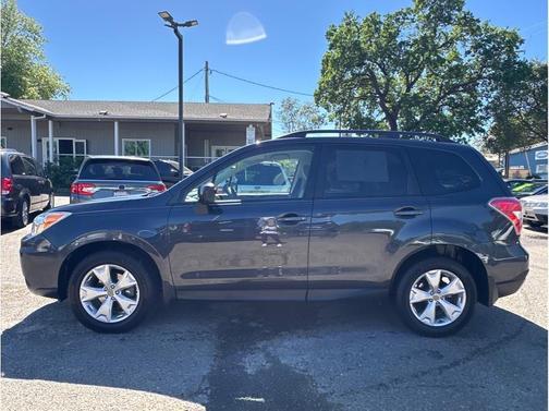 2015 Subaru Forester 2.5i