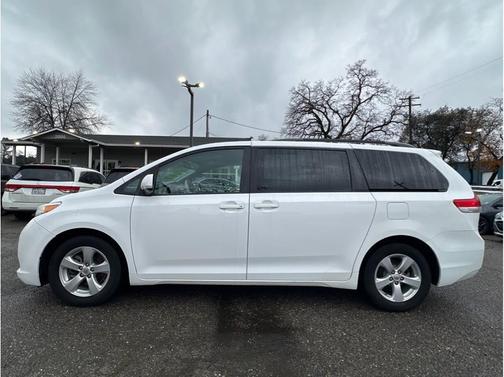 2014 Toyota Sienna LE