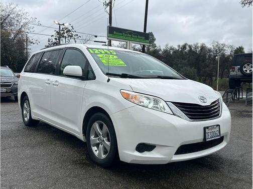 2014 Toyota Sienna LE