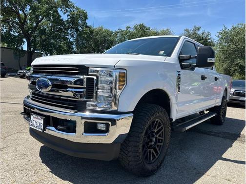 Oxford White 2018 Ford F-250 XLT