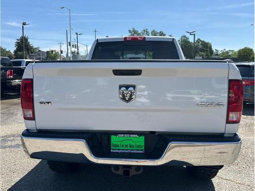 Bright White Clearcoat 2020 RAM 1500 Classic SLT