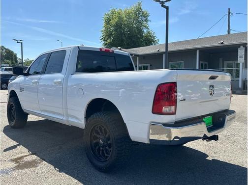Bright White Clearcoat 2020 RAM 1500 Classic SLT