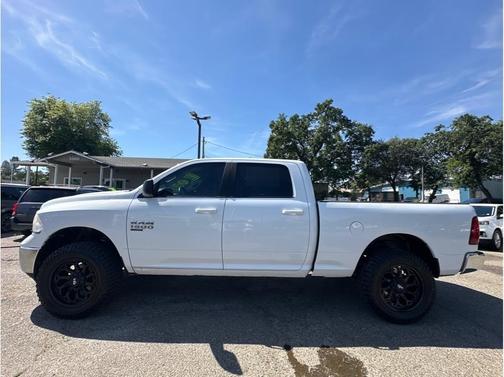 Bright White Clearcoat 2020 RAM 1500 Classic SLT