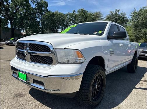 Bright White Clearcoat 2020 RAM 1500 Classic SLT
