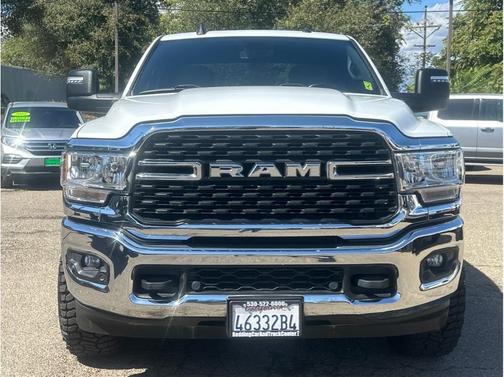 Bright White Clearcoat 2024 RAM 2500 Big Horn Crew Cab 4x4 6'4' Box
