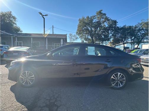 2022 Kia Forte LXS