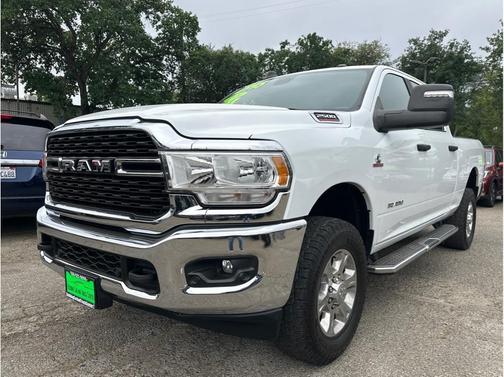 Bright White Clearcoat 2024 RAM 2500 Big Horn Crew Cab 4x4 6'4' Box