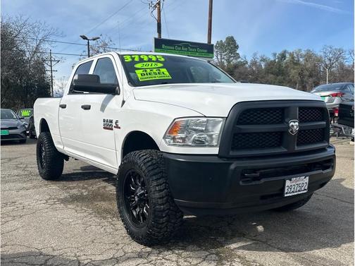 2018 RAM 2500 Tradesman Crew Cab 4x4 6'4' Box