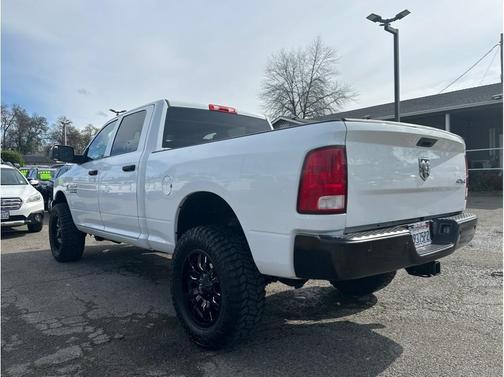 2018 RAM 2500 Tradesman Crew Cab 4x4 6'4' Box
