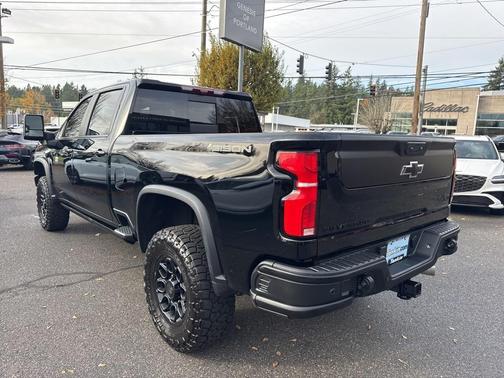 2025 Chevrolet Silverado 2500 4WD Crew Cab Standard Bed ZR2