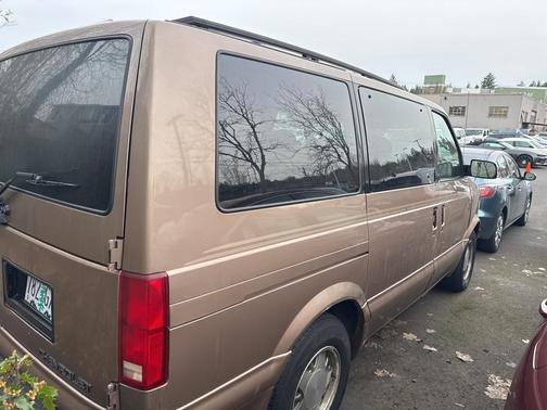 2001 Chevrolet Astro Base