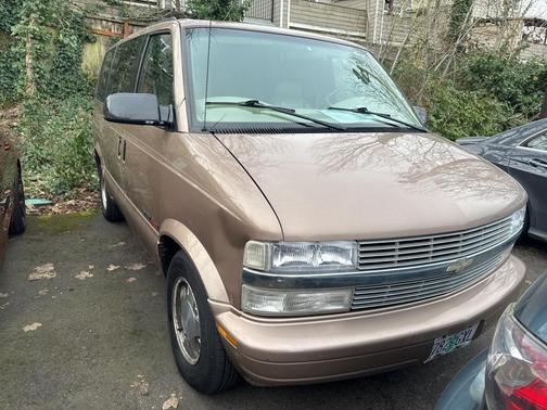 2001 Chevrolet Astro Base