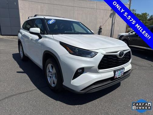 2023 Toyota Highlander LE