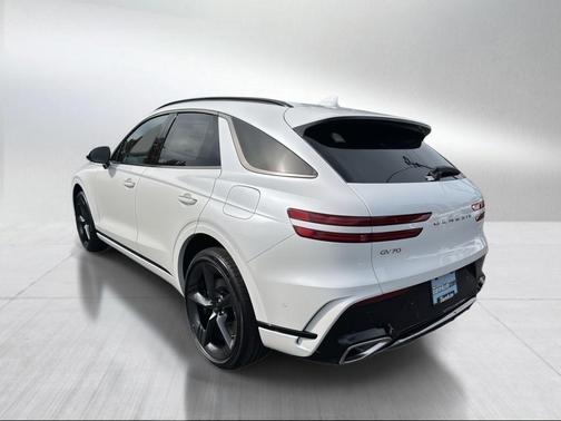 Uyuni White 2026 Genesis GV70 3.5T Sport Prestige