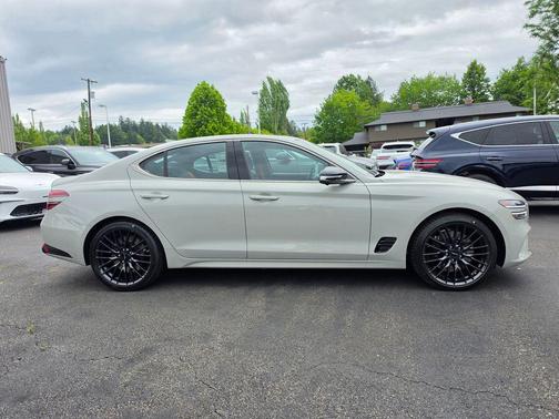 Vatna Gray 2026 Genesis G70 3.3T Prestige Graphite