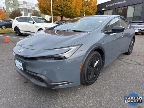 2025 Toyota Prius LE