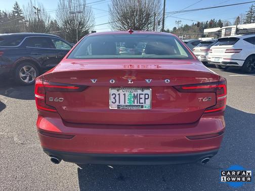 2019 Volvo S60 T6 Momentum