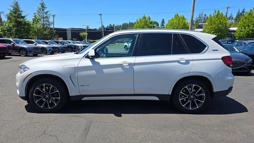 White Metallic 2018 BMW X5 eDrive xDrive40e