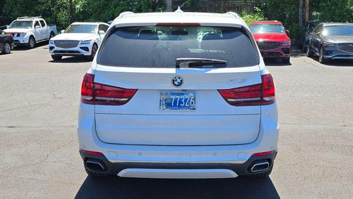 White Metallic 2018 BMW X5 eDrive xDrive40e