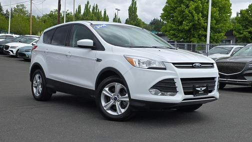 Oxford White 2016 Ford Escape SE
