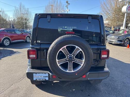 2023 Jeep Wrangler 4-Door Sahara