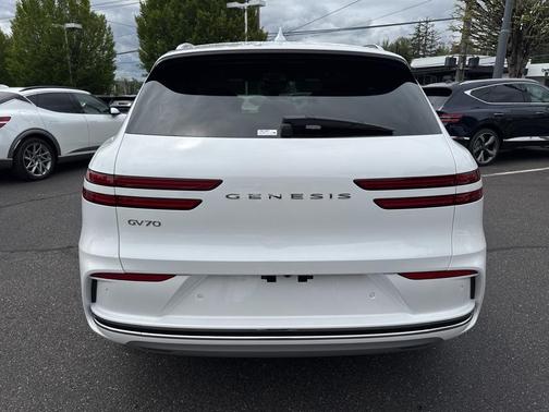2026 Genesis Electrified GV70 Standard