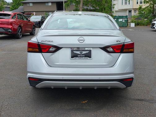 Brilliant Silver Metallic 2024 Nissan Altima 2.5 SV