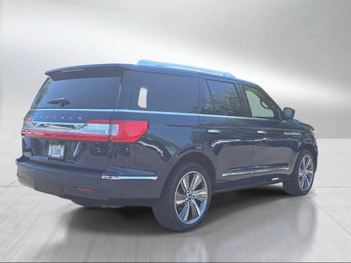 Blue 2019 Lincoln Navigator Reserve
