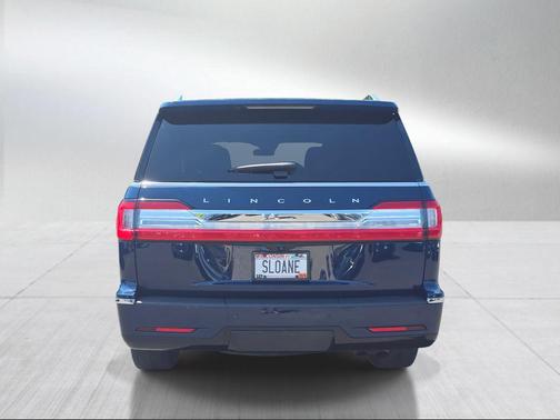 Blue 2019 Lincoln Navigator Reserve