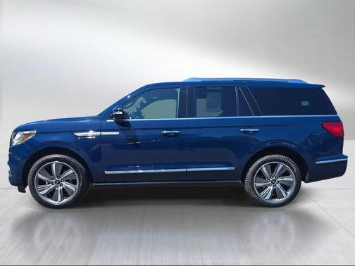 Blue 2019 Lincoln Navigator Reserve